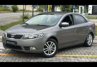 Kia cerato ex3 1.6mtnb 2011