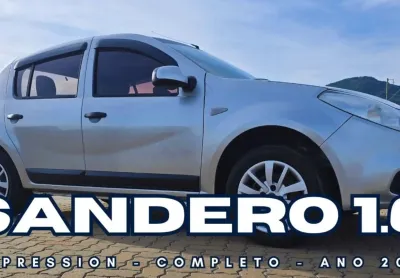 Sandero Expression 1.6 - ano 2013 - cor prata - Completo, Econômico e Confortável