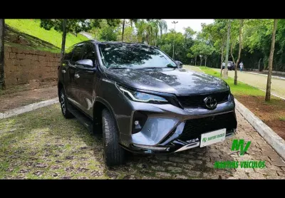 Toyota hilux sw4 2.8 d-4d turbo diesel srx 4x4 automático