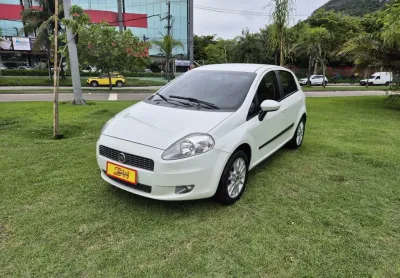 Fiat Punto Essence 2012 - Muito novo