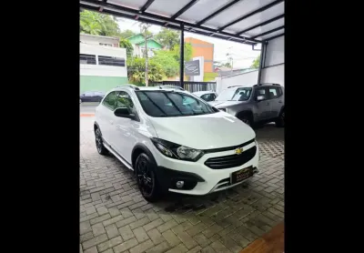 Chevrolet onix hatch activ 1.4 8v flex 5p mec.  - branca - 2018/2019