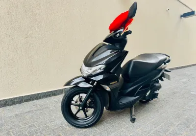 Yamaha fluo 125 abs 2023 c/7m.km impecável !