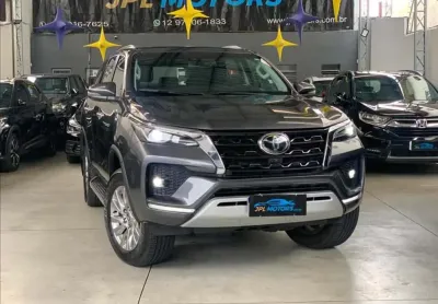 TOYOTA HILUX SW4 2.8 D-4d Turbo SRX 7L 4X4 - 2022/2022