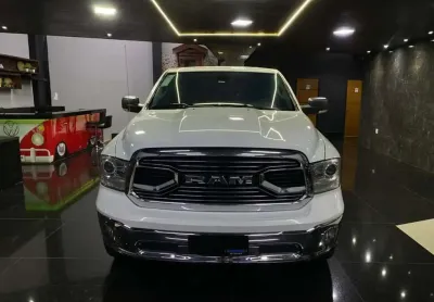 Ram classic 2023 5.7 v8 gasolina laramie cd 4x4 automático