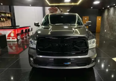 Ram classic 2022 5.7 v8 gasolina laramie night edition cd 4x4 automático