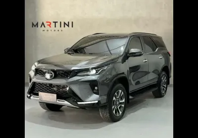 TOYOTA HILUX SW4 SRX Plat. 4x4 2.8 TB Die. Aut.