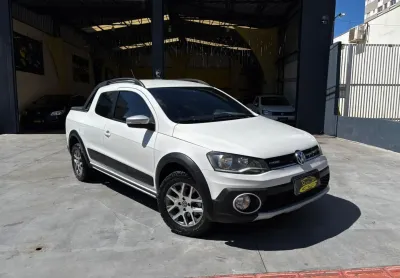 Saveiro cross 5 lugares