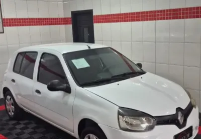 Renault Clio Expression 1.0 16V 2013 – Econômico, Confortável e Confiável!