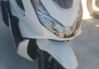 Honda pcx 160 branca 2025/2025 (apenas 245km) emplacada nova