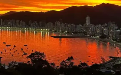 Casa com 4 quartos à venda no Canto da Praia, Itapema