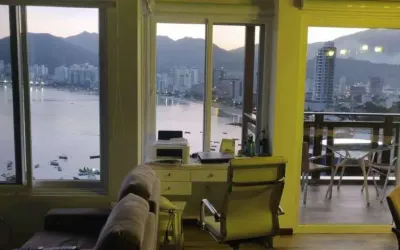 Sobrado com 3 dormitórios à venda, 200 m² por R$ 2.950.000,00 - Canto da Praia - Itapema/SC