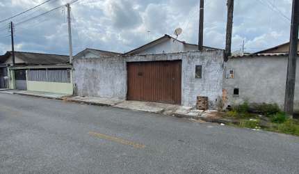 Casa com escritura e mobiliada.