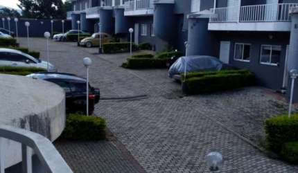 Ótima casa em condominio
