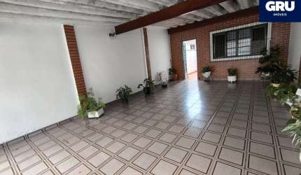 CASA TÉRRE COM EDÍCULA NOS FUNDOS ( GOPOÚVA)