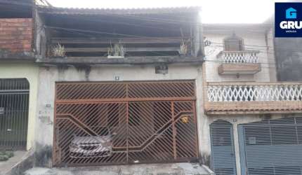 Sobrado  localizado no Pq. continental ll