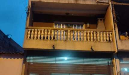 Sobrado localizado no taboão