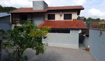 Casa com 3 quartos à venda na Rua Tijucas, 435, Velha, Blumenau por R$ 1.200.000