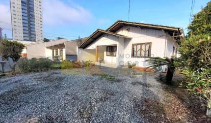 Casa com 3 quartos à venda na Rua Otto Wille, 77, Água Verde, Blumenau, 225 m2 por R$ 600.000