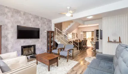 Casa em condomínio fechado com 3 quartos à venda na Rua Theodoro Makiolka, 1720, Santa Cândida, Curitiba, 118 m2 por R$ 729.000