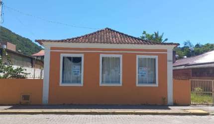 Casa Comercial ou Residencial em Sambaqui, Florianópolis/SC