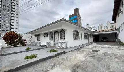 Casa para alugar no bairro Kobrasol - São José/SC