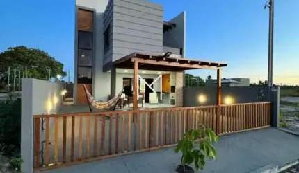 CASA EM CONDOMÍNIO - PONTAL DO PEBA
