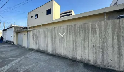 CASA COM 3/4 NO FAROL