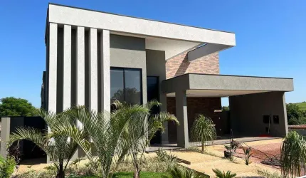 Casa no Cond Arara Azul