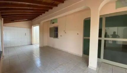Casa oportunidade na Ribeirania