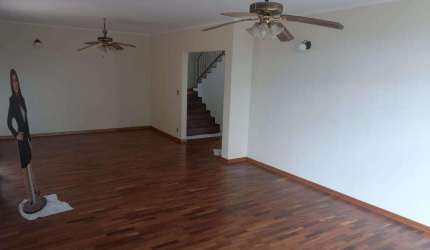 Sobrado com aptidao comercial no Jardim Sao Luiz