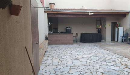 Otima casa no Sumarezinho