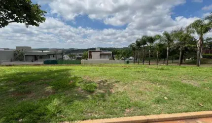Terreno com 675 m2 no Alphaville 2