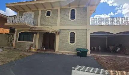 Sobrado amplo na Ribeirania