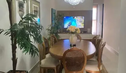 Casa no Cond Valencia com armarios e piscina