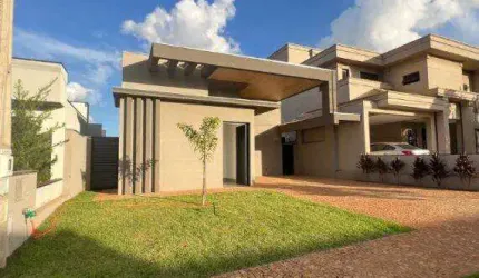 Casa ampla no Cond Portal da Mata
