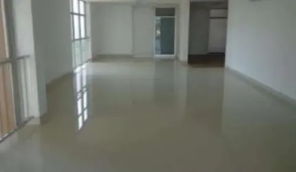 Apto centro 1 por andar