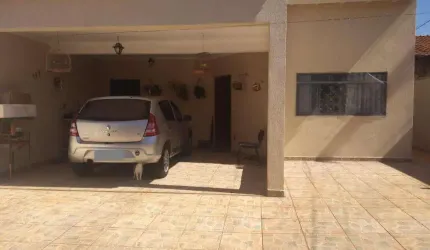 Casa com 3 dorm no Planalto Verde