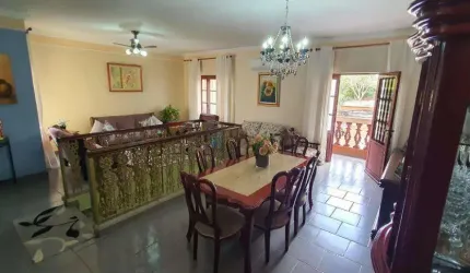 Casa com Salao Comercial
