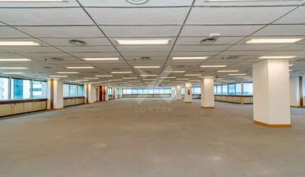 Sala comercial para alugar na Avenida Dolores Alcaraz Caldas, 90, Praia de Belas, Porto Alegre por R$ 43.000