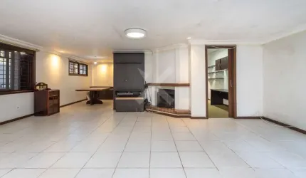 Casa em condomínio fechado com 3 quartos para alugar na Rua Quatorze de Julho, 243, Boa Vista, Porto Alegre por R$ 8.900