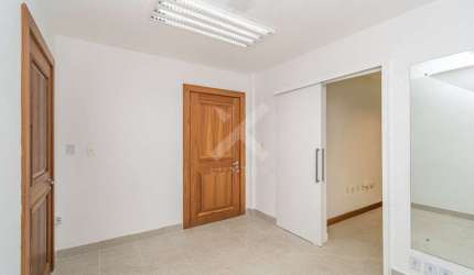 Sala comercial para alugar na Rua Padre Chagas, 140, Moinhos de Vento, Porto Alegre por R$ 3.700