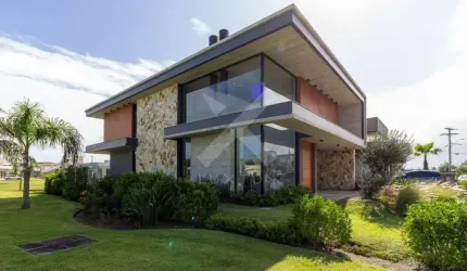 Casa em condomínio fechado com 4 quartos à venda na Rua Rio Divisa, 750, Centro, Xangri-Lá por R$ 3.950.000