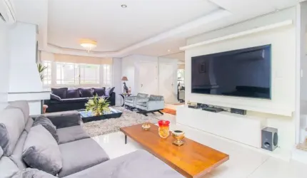 Casa com 3 quartos à venda na Rua Comendador Creidy, 330, Três Figueiras, Porto Alegre por R$ 2.000.000
