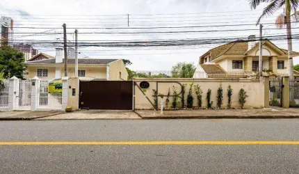 RESIDÊNCIA EXCLUSIVA PARA LOCAÇÃO NO ECOVILLE – MOBILIADA, DECORADA E PRONTA PARA VOCÊ!