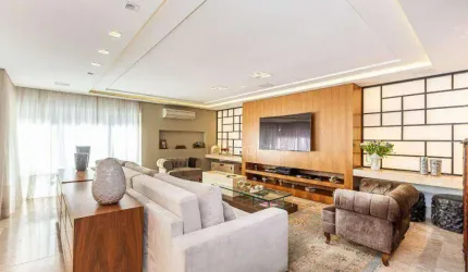 Luxo na Avenida Iguaçu: Suíte master com closet e hidromassagem.