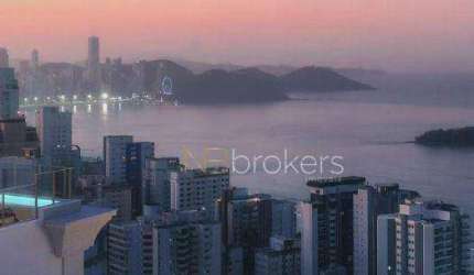COBERTURA COM DESIGNER INOVADOR: LUXO COM VISTA PRIVILEGIADA!
