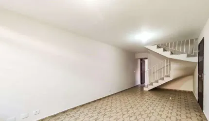 Sobrado á venda de 156 m² com 3 dormitórios, sendo 1 suíte e 2 vagas na Vila Sônia.