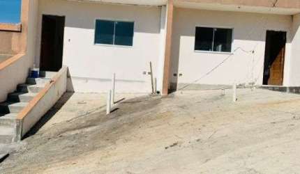 Casa em Condomínio à Venda em Embu das Artes-SP: 3 Quartos, 1 Suíte, 2 Banheiros, 2 Vagas de Garagem!