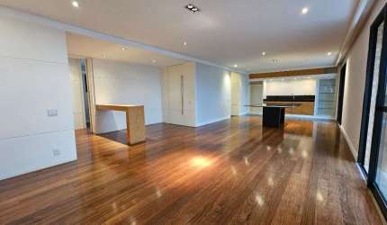 Apartamento de Luxo no Jardim Morumbi, São Paulo-SP: 3 Quartos, 3 Suítes, 4 Banheiros, 192m² de Área. Venha Conferir!