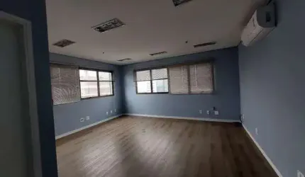 Oportunidade Única: Sala Comercial à Venda no Campo Belo, São Paulo-SP: 2 Banheiros, 1 Vaga, 30m².